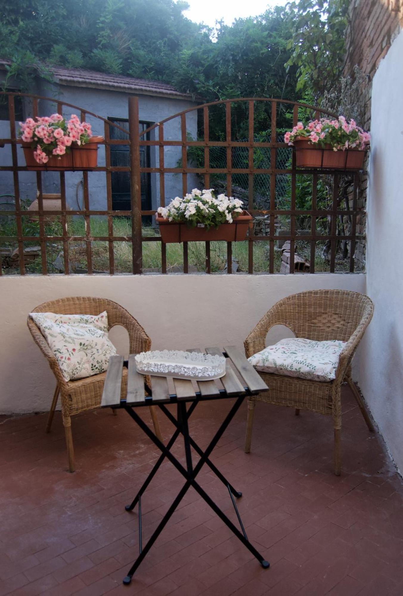 Casa Di Canfreo Lari Exterior photo